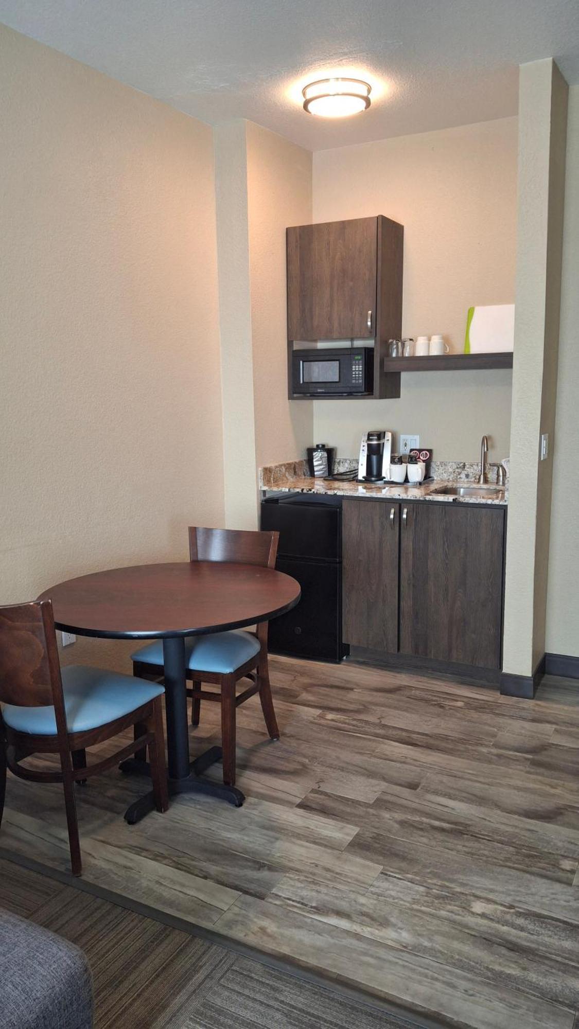 Island Suites Lake Havasu City Bagian luar foto