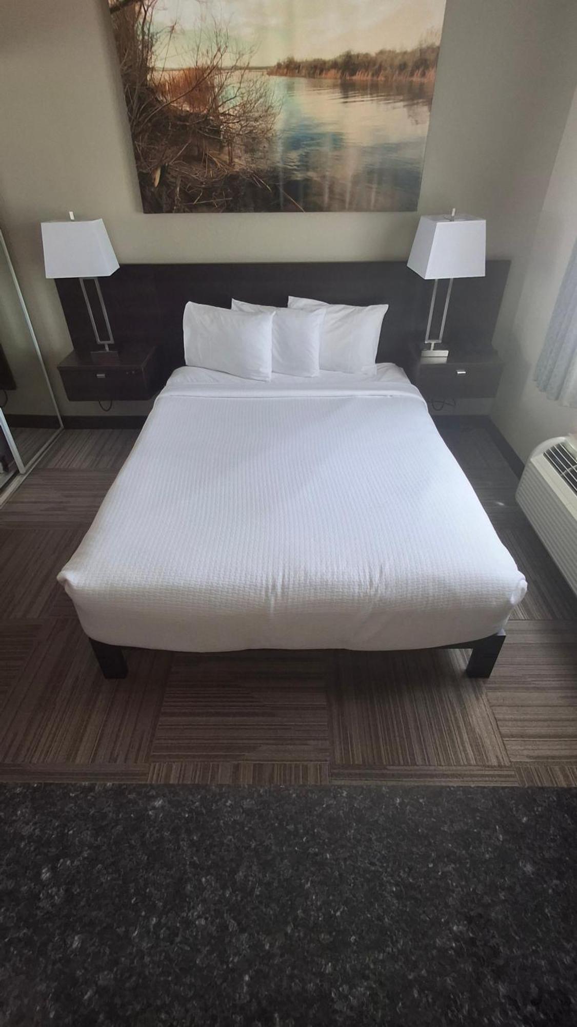 Island Suites Lake Havasu City Bagian luar foto