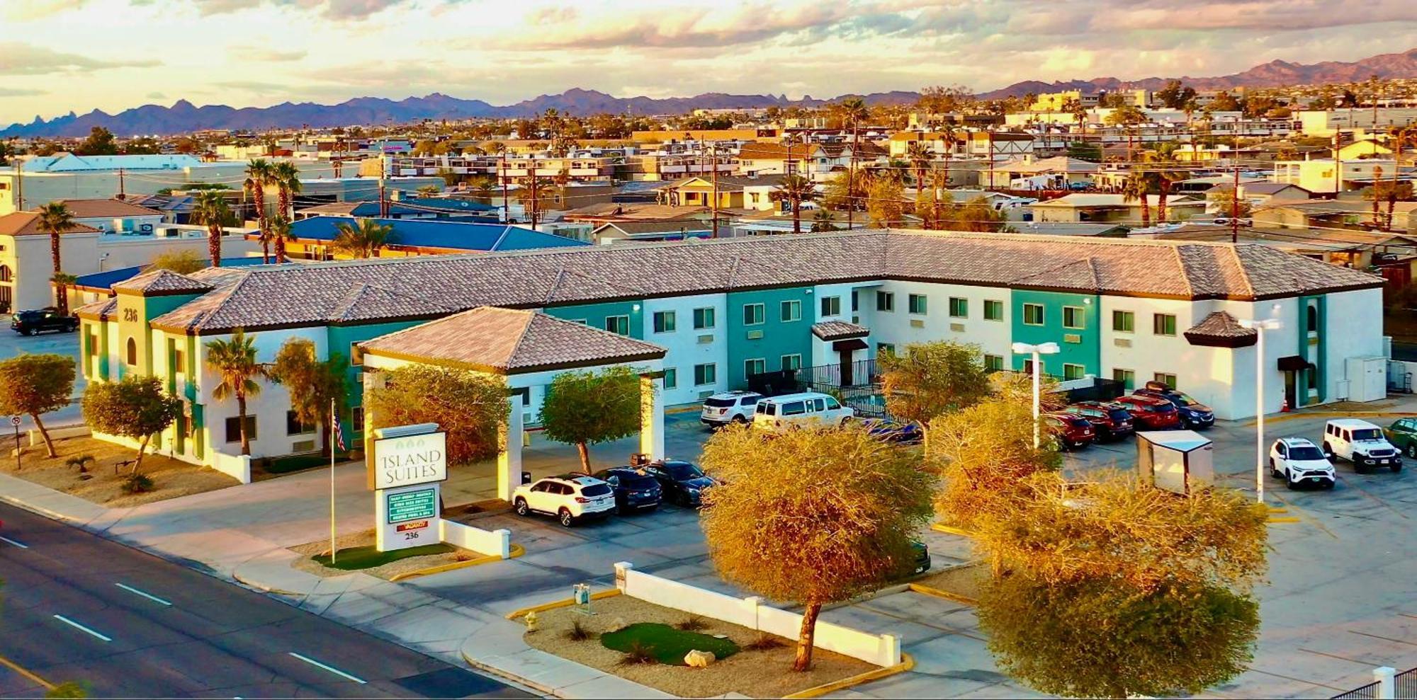 Island Suites Lake Havasu City Bagian luar foto