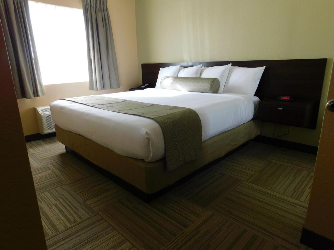 Island Suites Lake Havasu City Bagian luar foto