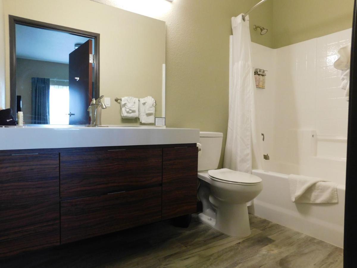 Island Suites Lake Havasu City Bagian luar foto