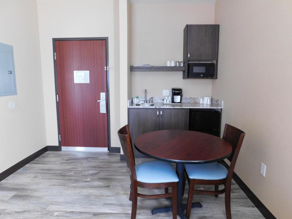 Island Suites Lake Havasu City Bagian luar foto